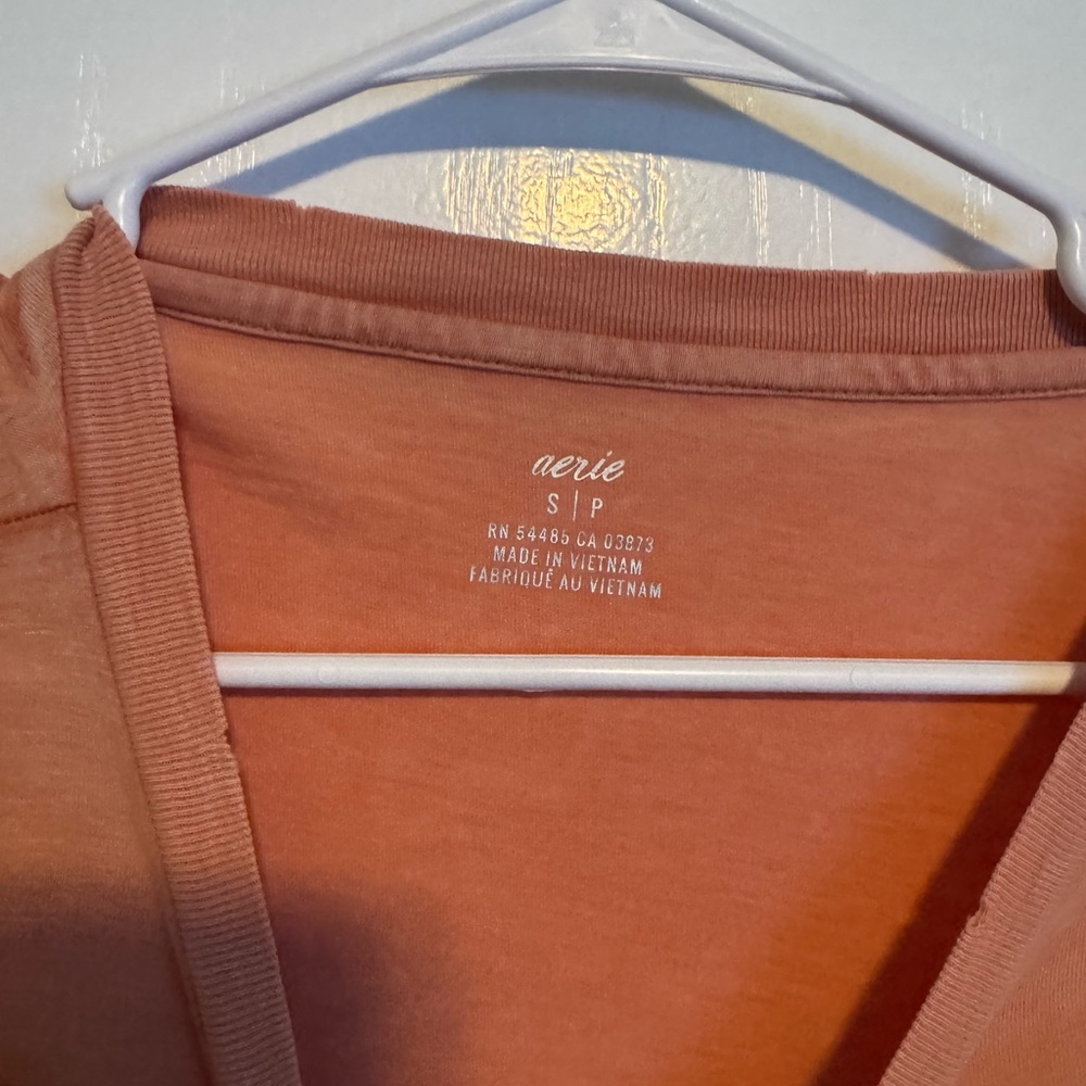 Aerie orange tshirt